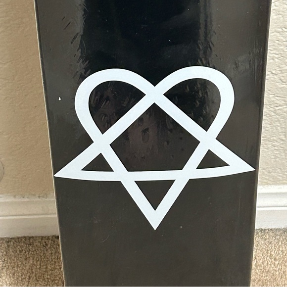 Vintage 2000s Bam Margera Maple Wood Black Heartagram Skateboard Skate Deck 7.5” - Picture 2 of 6